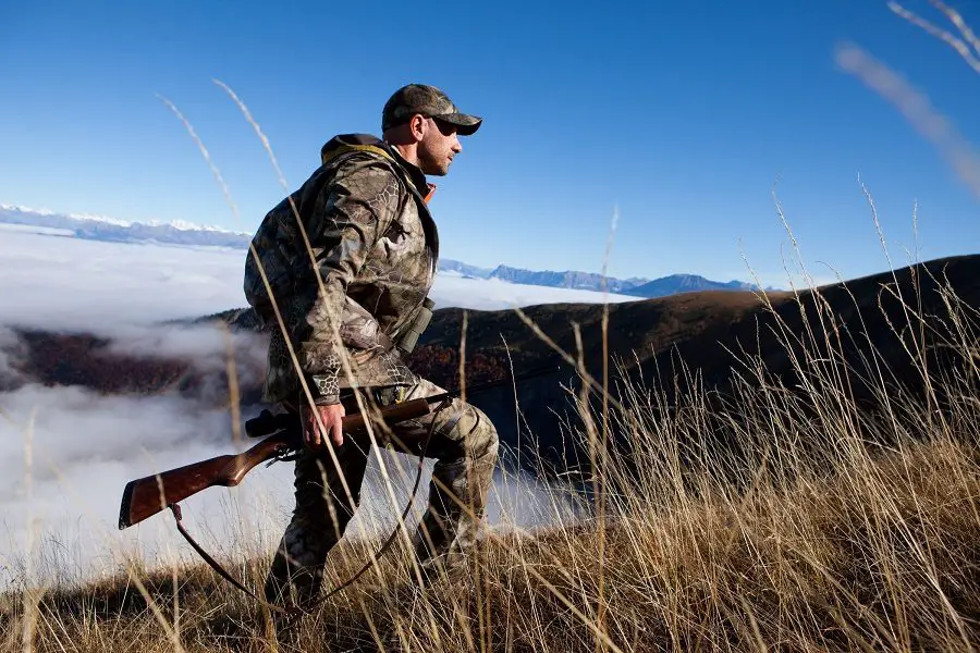 What to Wear Hunting? Hunting Clothes Advice for Beginners